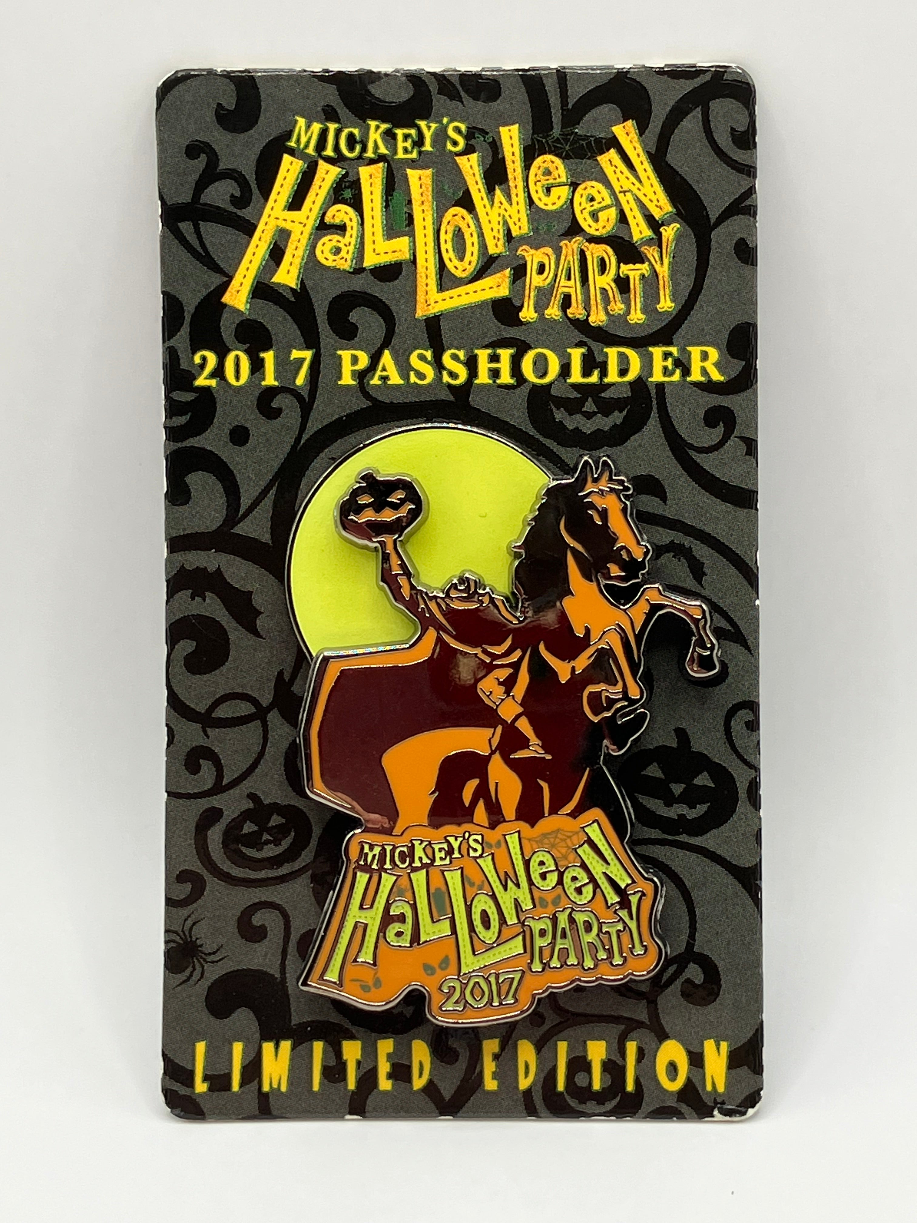 LE 5000 Mickey's Halloween Party 2017 Headless Horseman Glows