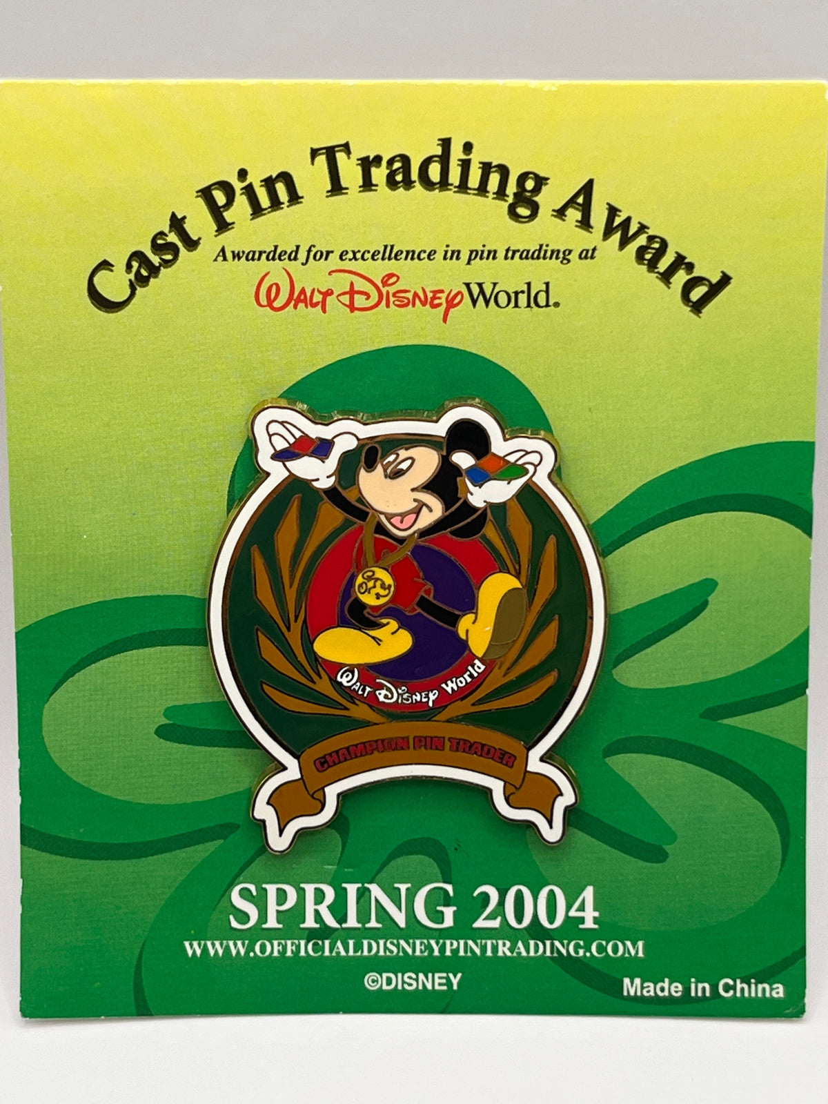 Cast Pin Trading Award WDW Spring 2004 Mickey - L85