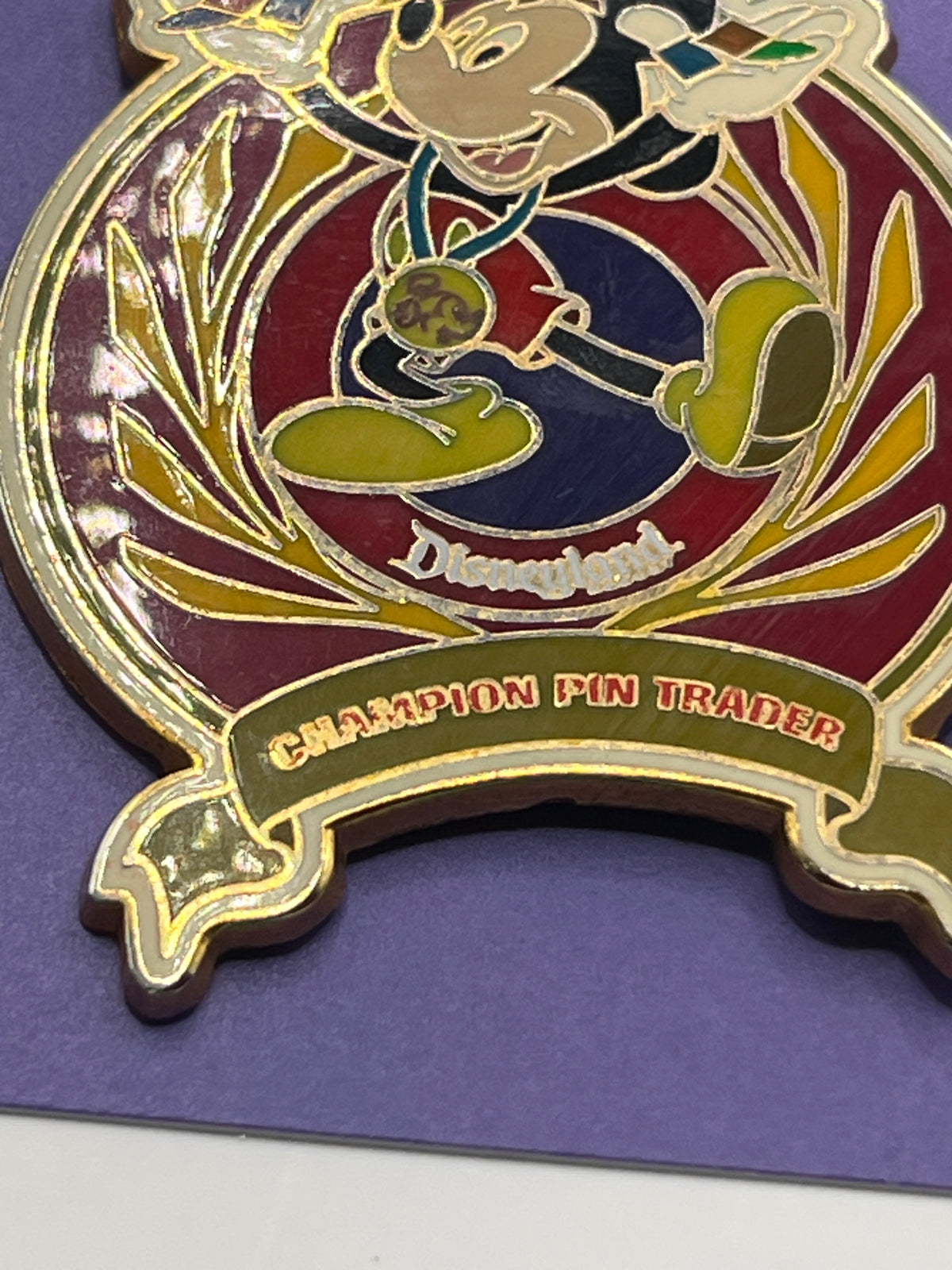 Cast Pin Trading Award DL Winter 2005 Mickey FLAWED (Read description) - N3