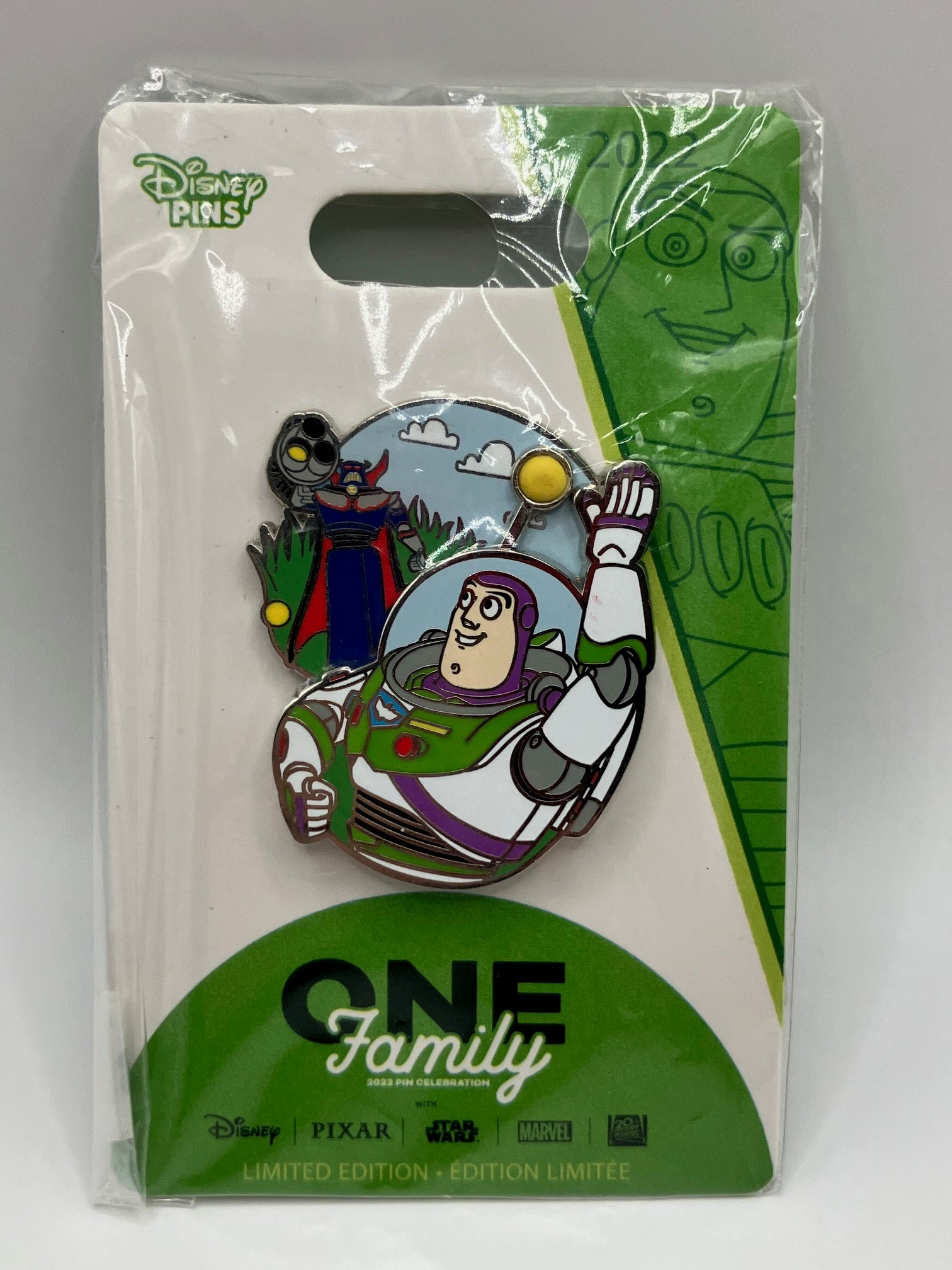 LE 1000 One Family 2022 Pin Celebration Buzz Lightyear & Zurg